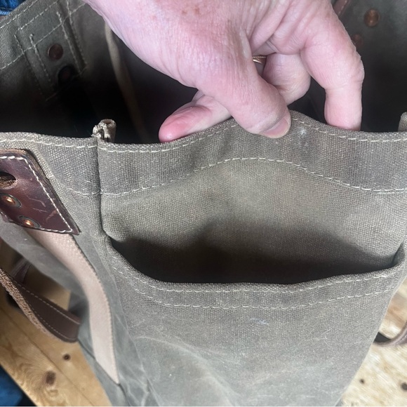 Artifact Bags Utility tote olive
waxed canvas made in USA long leather handles - Picture 5 of 16